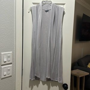 Ladies Silver/Gray Sleeveless Sweater